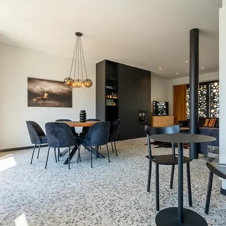 La Maison Noire *